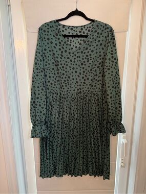 Moss Green Black Polka Dot Pleated Long Sleeve Dress
